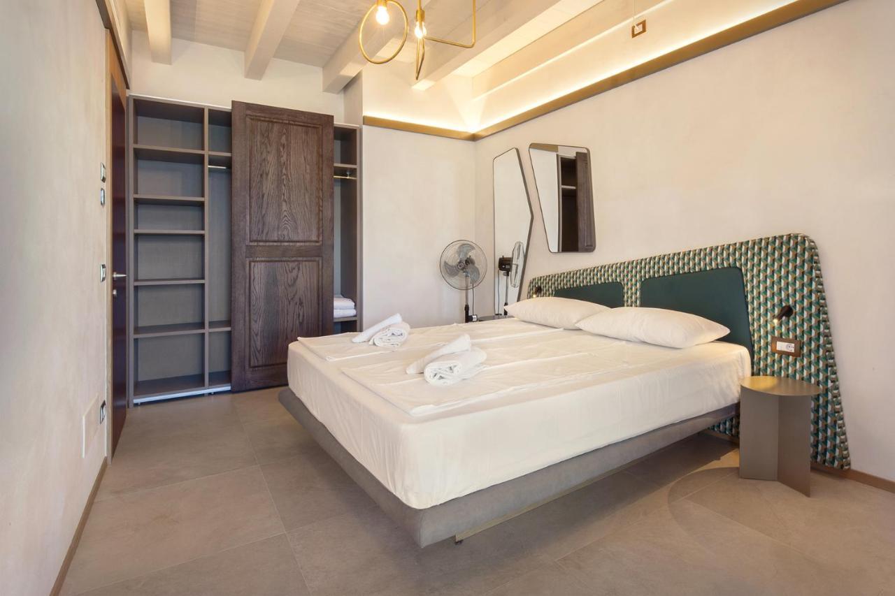 Villa Divina - Apt Icona Con Piscina E Vista Lago Кастелето ди Бренцоне Екстериор снимка