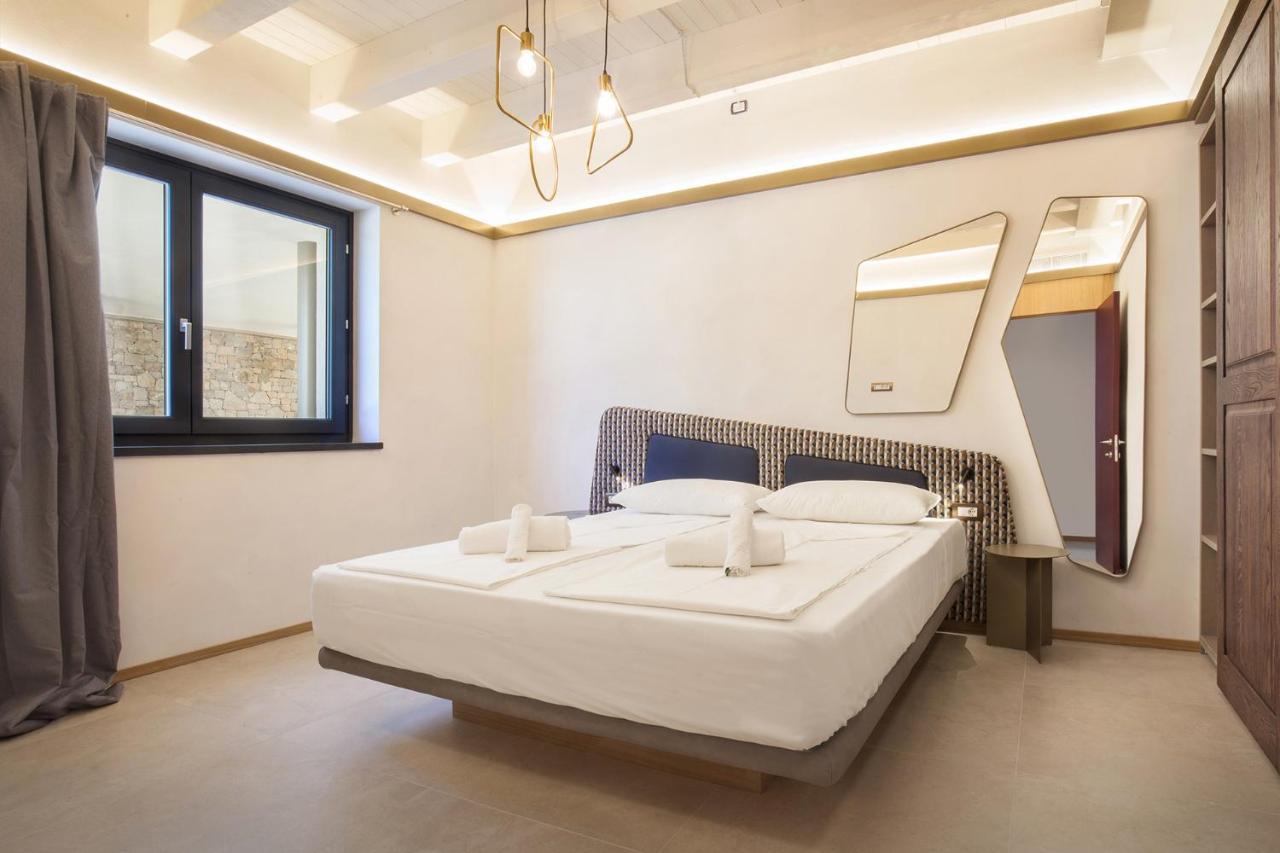 Villa Divina - Apt Icona Con Piscina E Vista Lago Кастелето ди Бренцоне Екстериор снимка